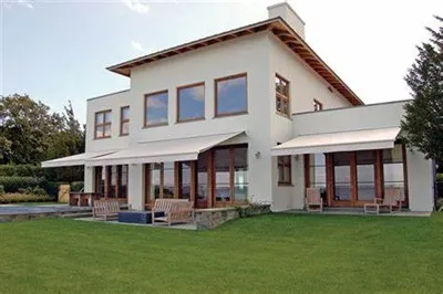 Odcienie patio i markizy